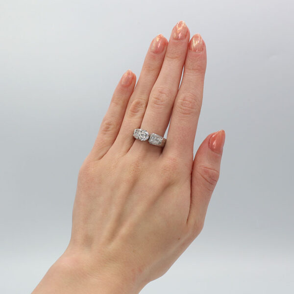 "Admirable" Antique Diamond Ring - Image 3