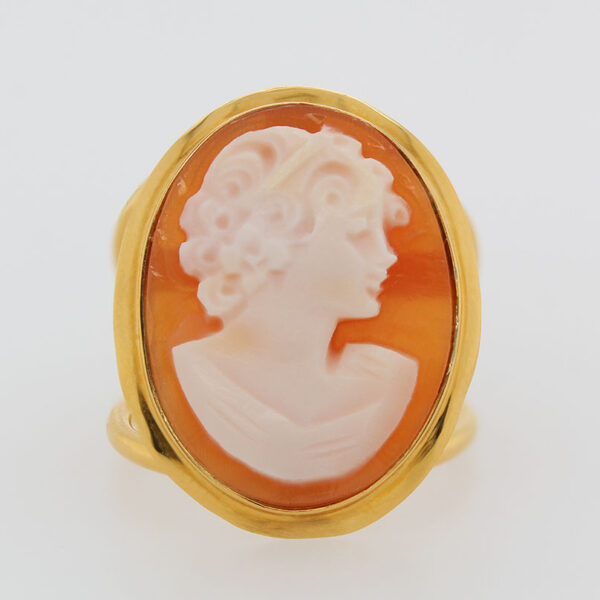 "Contessa" Antique Shell Cameo Ring - Image 2