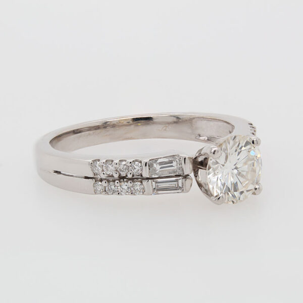 "Diamond Love" Estate Ring - Image 2