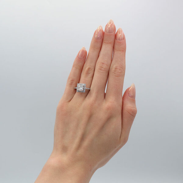 "Dignified" Estate Diamond Ring - Image 4