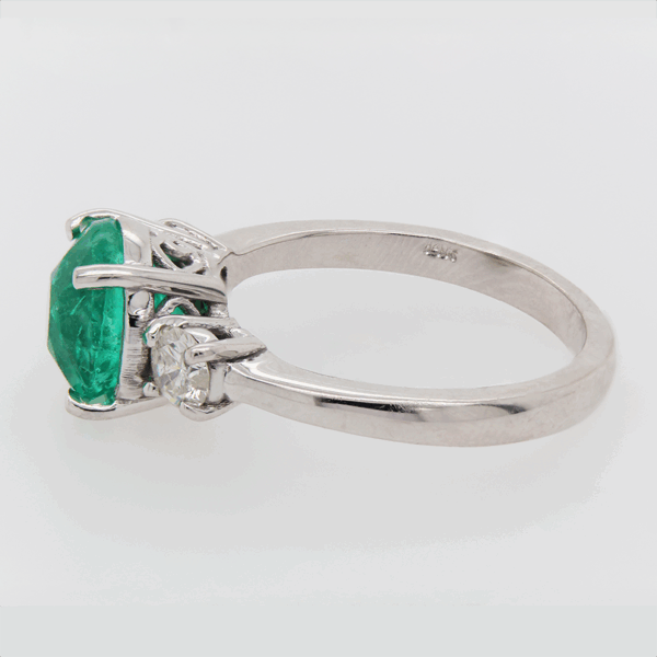 "Lush" Vintage Emerald Ring - Image 2