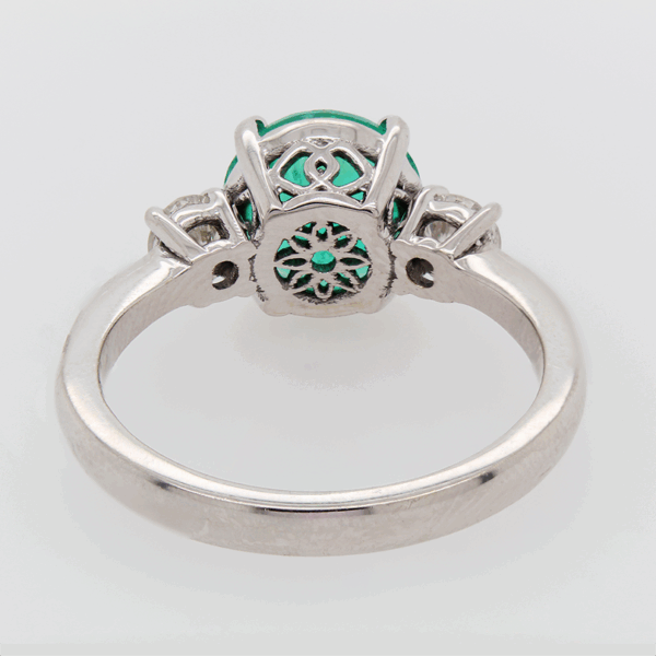 "Lush" Vintage Emerald Ring - Image 3