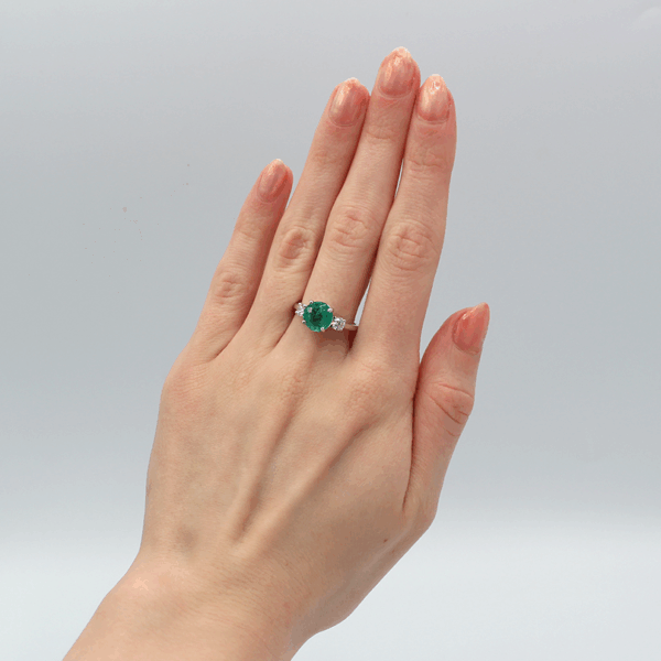 "Lush" Vintage Emerald Ring - Image 4
