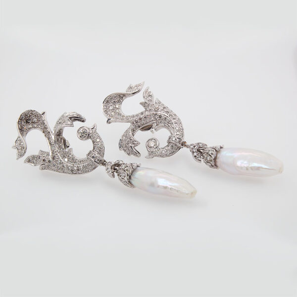 "Iridescent Luster" Vintage Pearl Earrings - Image 2