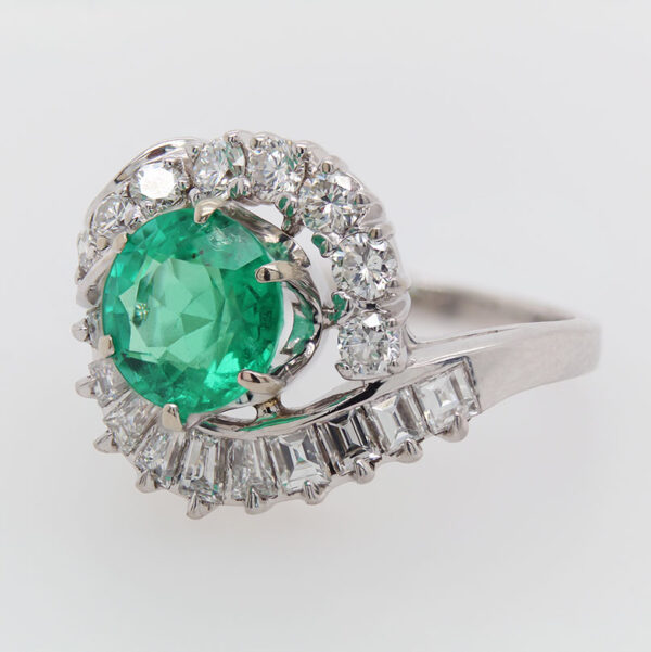 "Green Goddess" Estate Emerald Ring - Image 2