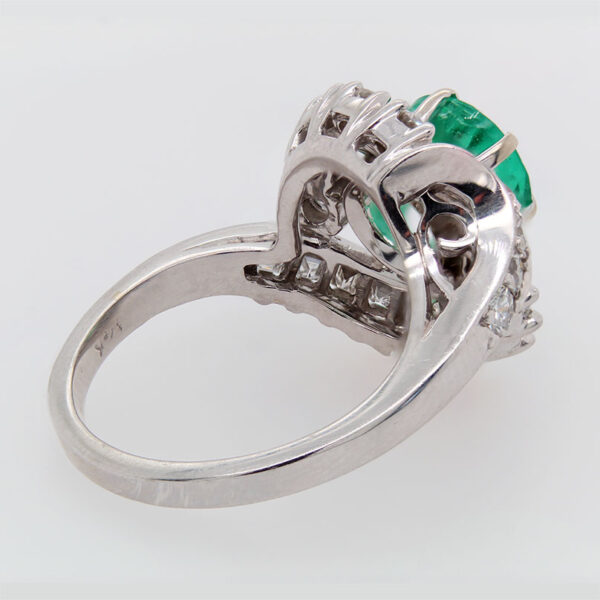 "Green Goddess" Estate Emerald Ring - Image 3