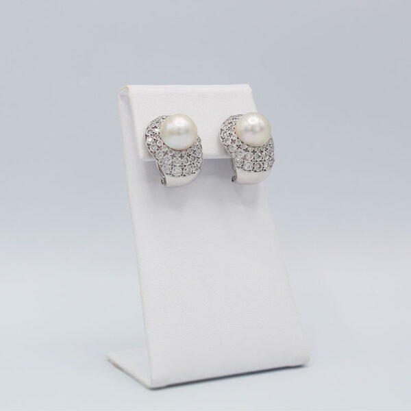 "Timeless Treasure" Vintage South Sea Pearl Earrings - Image 3