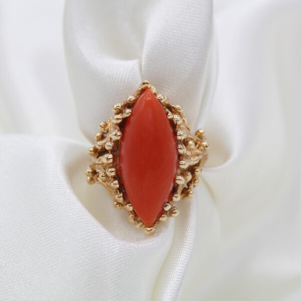 "Coral Reef" Vintage Coral Ring - Image 2