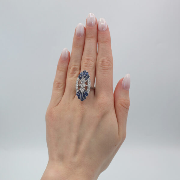 "Peacock" Art Deco Sapphire and Diamond Ring - Image 3