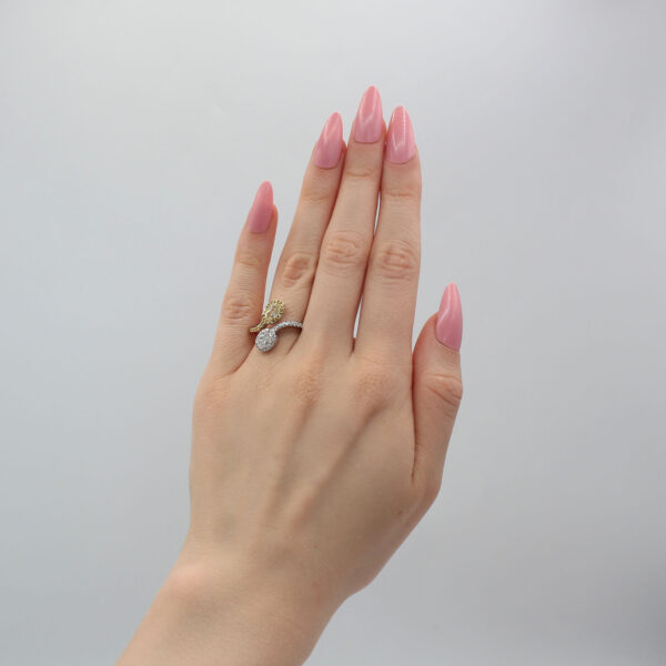 "Lemon Twist" Estate Toi et Moi Diamond Ring - Image 3