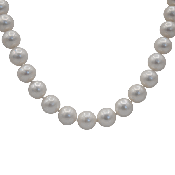 "Classic Beauty" Vintage Pearl Necklace