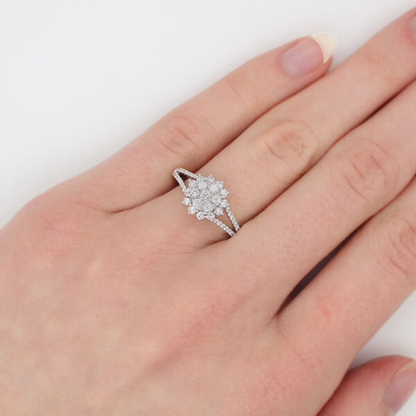 "Light Catching" Diamond Ring - Image 4