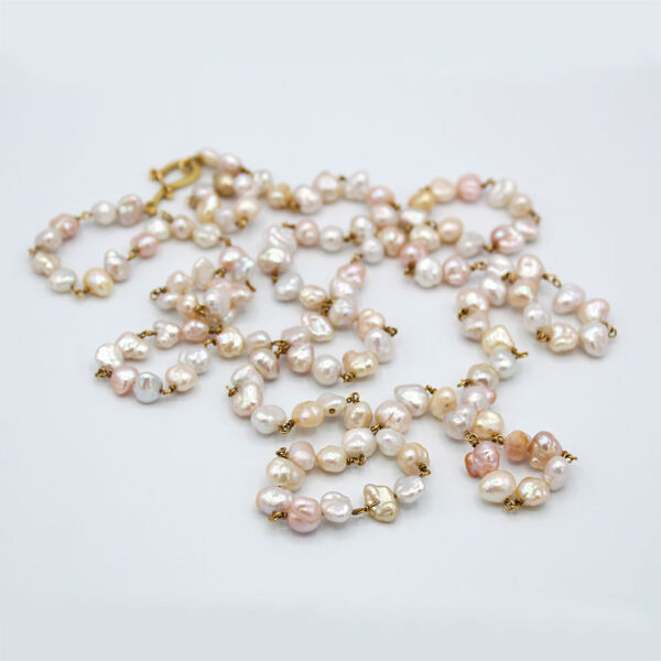 "Multi-Toned" Vintage Baroque Pearl Necklace - Image 3