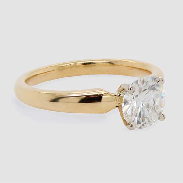 "Dashing" Estate Diamond Ring - Image 2