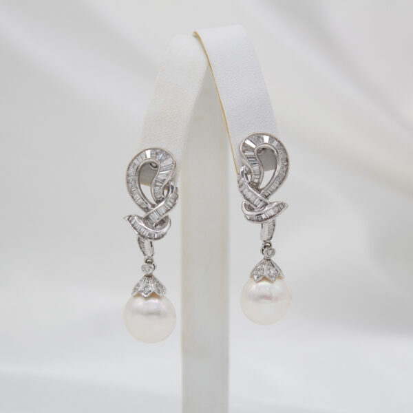 "Diamond Knot" Vintage Pearl Earrings - Image 3