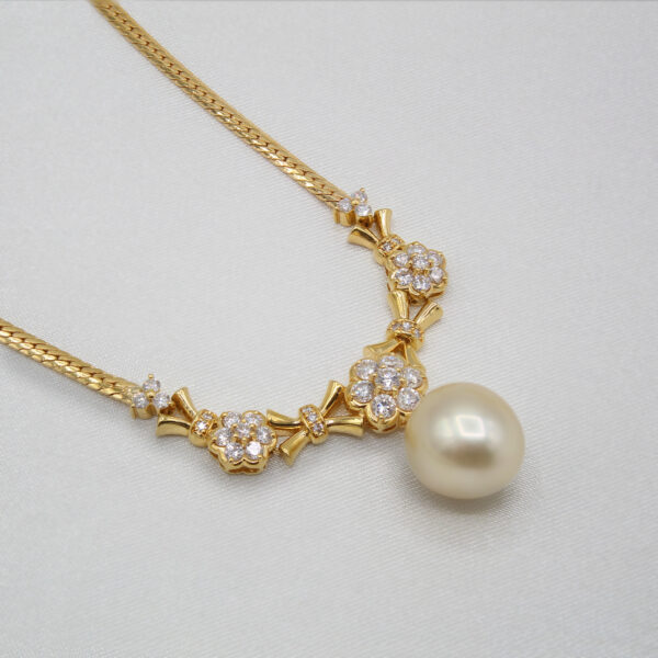 "Glorious" Vintage South Sea Pearl Necklace - Image 2