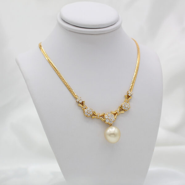 "Glorious" Vintage South Sea Pearl Necklace - Image 3