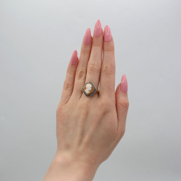 "Beautiful Woman" Antique Cameo Ring - Image 3