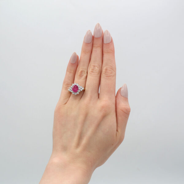 "Splendid" Vintage Ruby Ring - Image 3