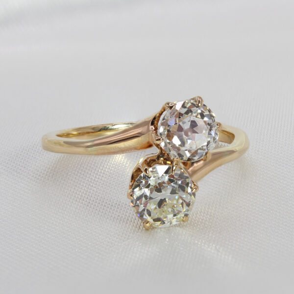 "Duet" Toi et Moi Antique Diamond Ring - Image 2