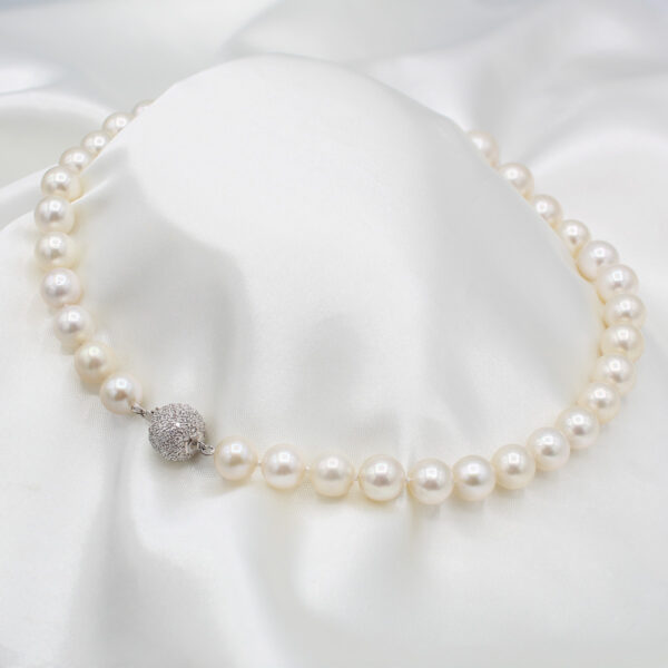 "Chantilly" Vintage South Sea Pearl Necklace - Image 2