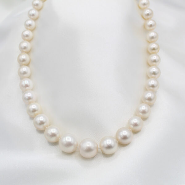 "Chantilly" Vintage South Sea Pearl Necklace - Image 3