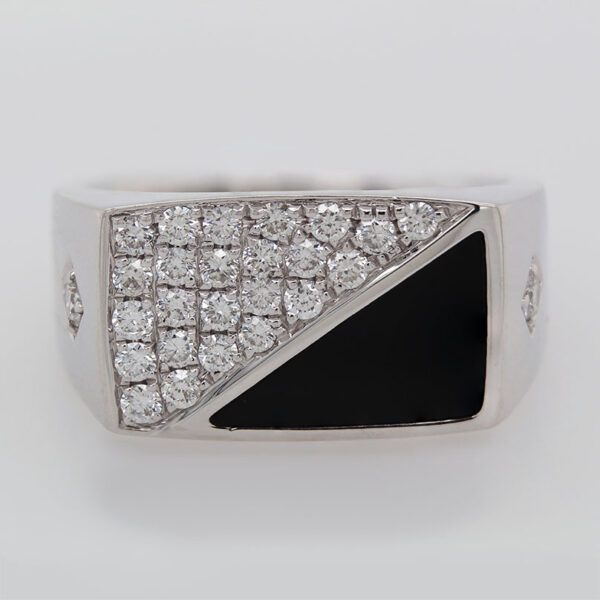 "Black and White" Estate Onyx and Diamond Ring - Image 2