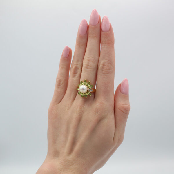 "Lively Lily" Vintage Peridot and Pearl Ring - Image 4