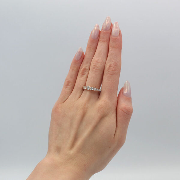 "Lively" Graduated Diamond Band - Image 3