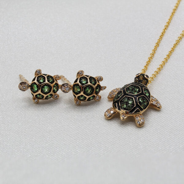 EFFY Tsavorite Turtle Earrings - Image 3