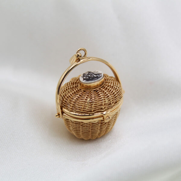 "Nantucket Basket" 14kt Gold Vintage Pendant - Image 2