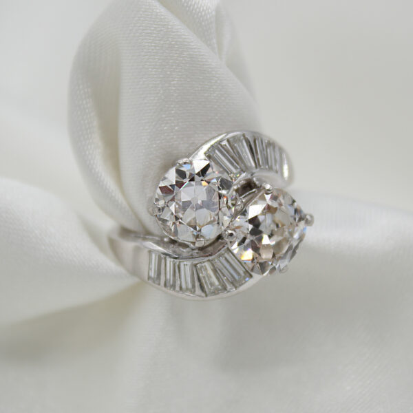 "Historic" Vintage Diamond Ring - Image 2