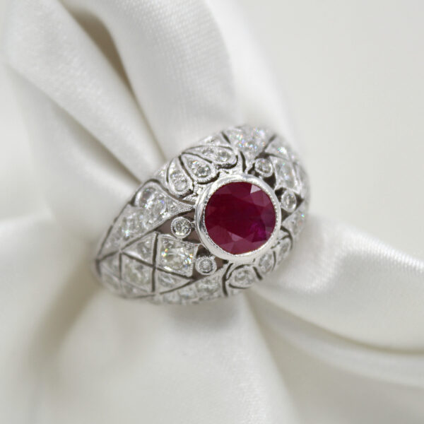 "Detailed Dome" Art Deco Ruby Ring - Image 2