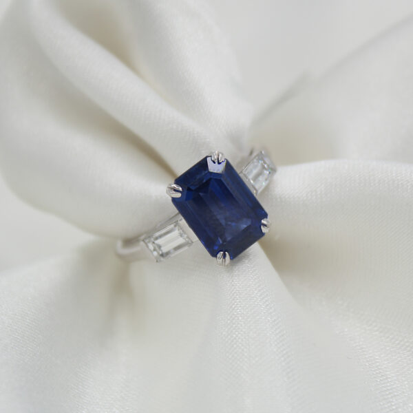 "Brilliant" Estate Ceylon Sapphire Ring - Image 2