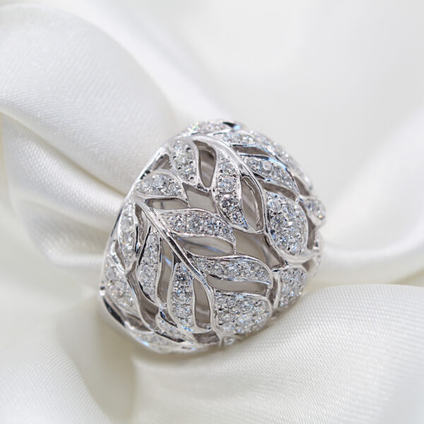 "Glittering Garden" Diamond Ring - Image 2