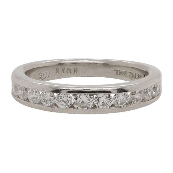 "Sparkling Channel" Diamond Band