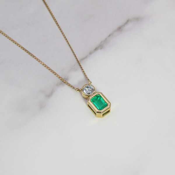 "Beautiful Bezels" Estate Emerald Pendant - Image 2