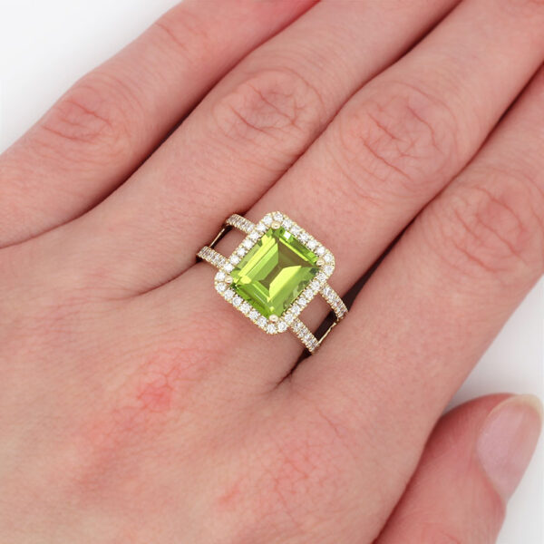 DABAKAROV Peridot Ring - Image 4