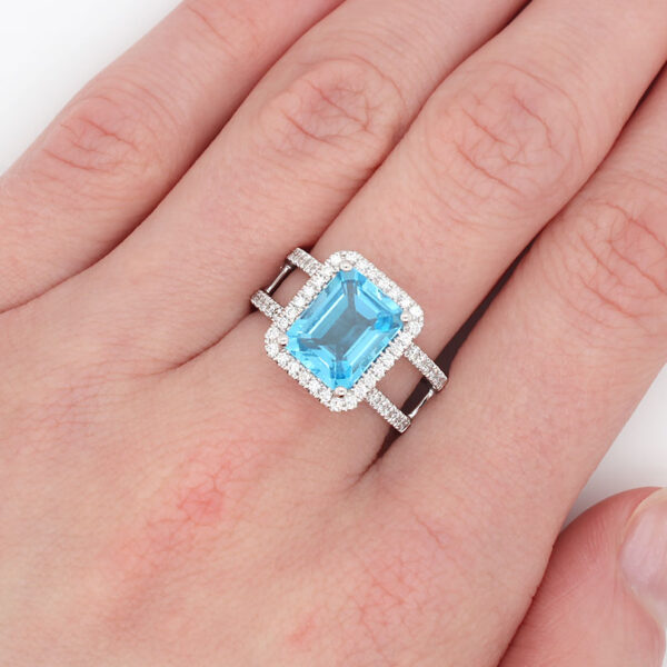 DABAKAROV  Blue Topaz Ring - Image 4