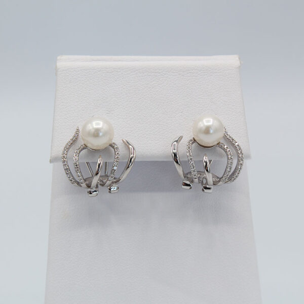 DABAKAROV Pearl Earrings - Image 3