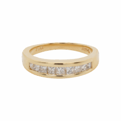 "Sparkling Channel" Diamond Band