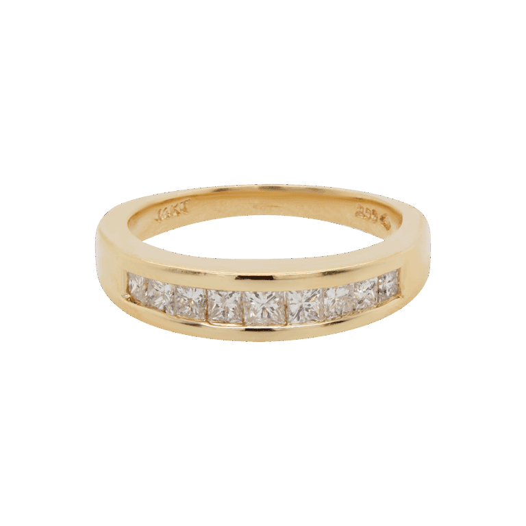 "Sparkling Channel" Diamond Band