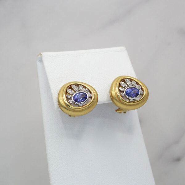 "Orchid" Vintage Tanzanite Earrings - Image 3