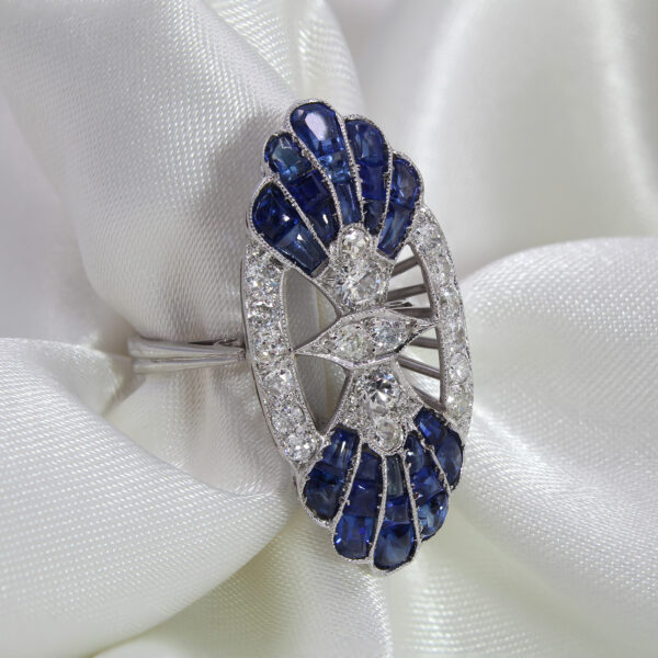 "Peacock" Art Deco Sapphire and Diamond Ring - Image 2