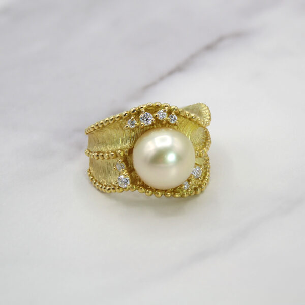 "Luminous" Pearl Ring - Image 2
